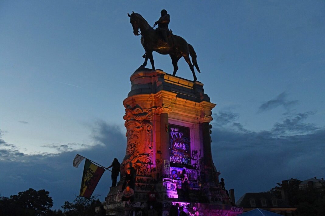 Lawyers, Tons and Money: A split has hit the Fan.