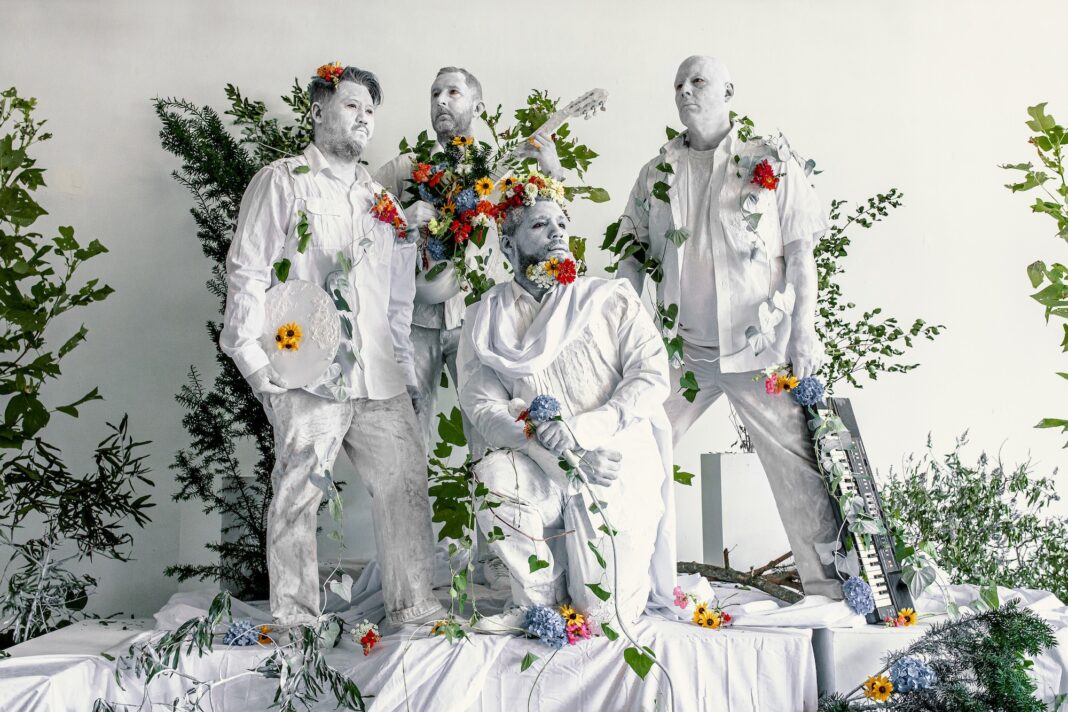 Review: PhotoSynthesizers “Apollogy”