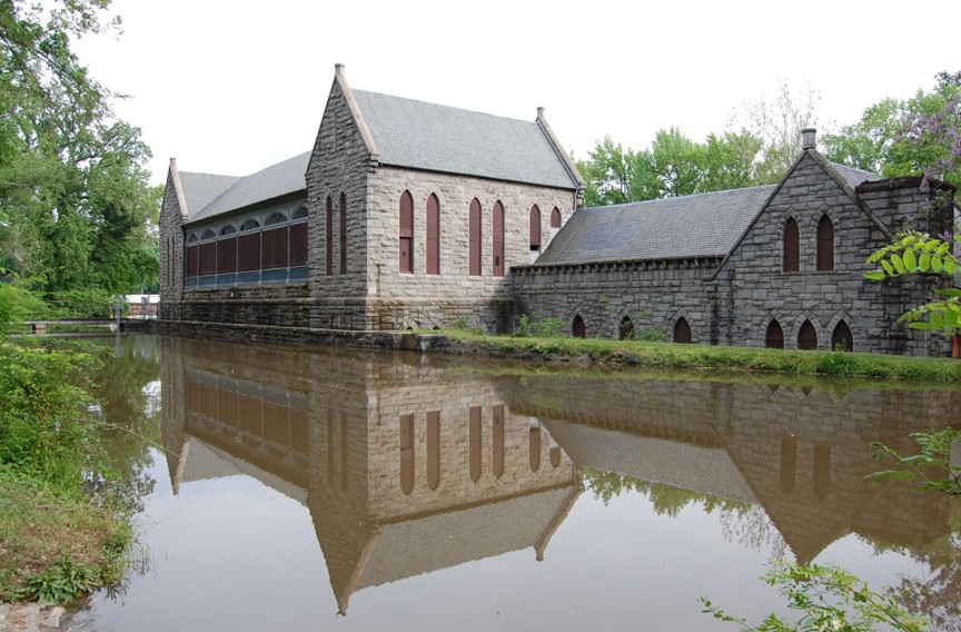 PICK: Hardhats on the Canal